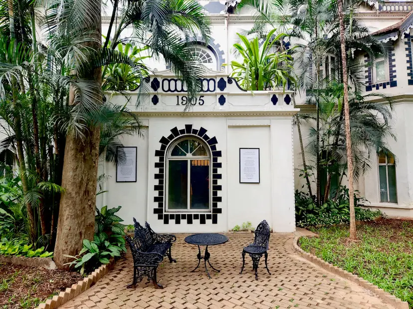 Royal Palace Stays
